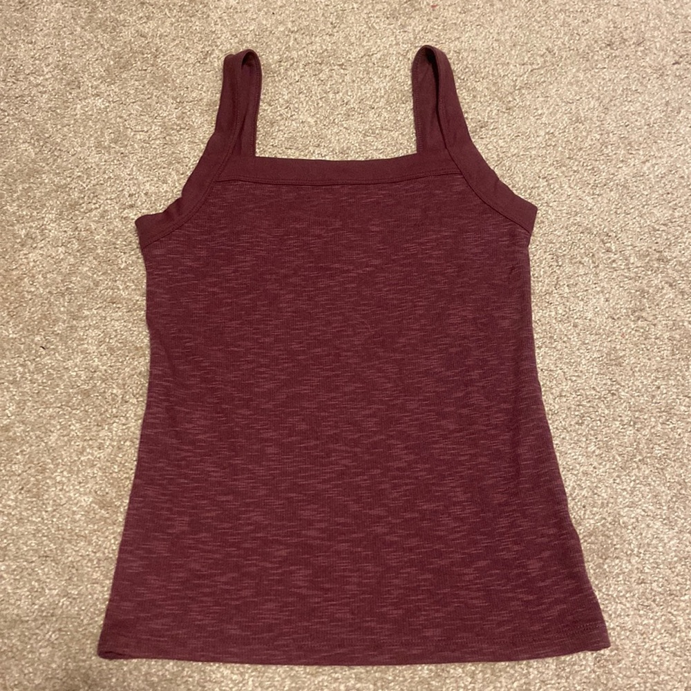 The gap tank top